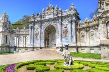 Dolmabahce Palace and Two Continents Tour